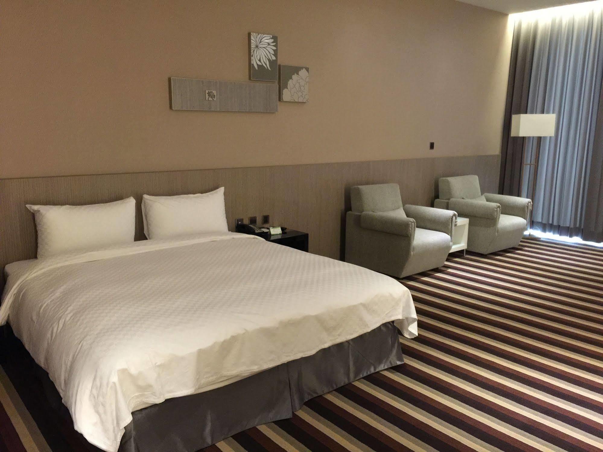 Grand Royal Hotel Toufen Luaran gambar