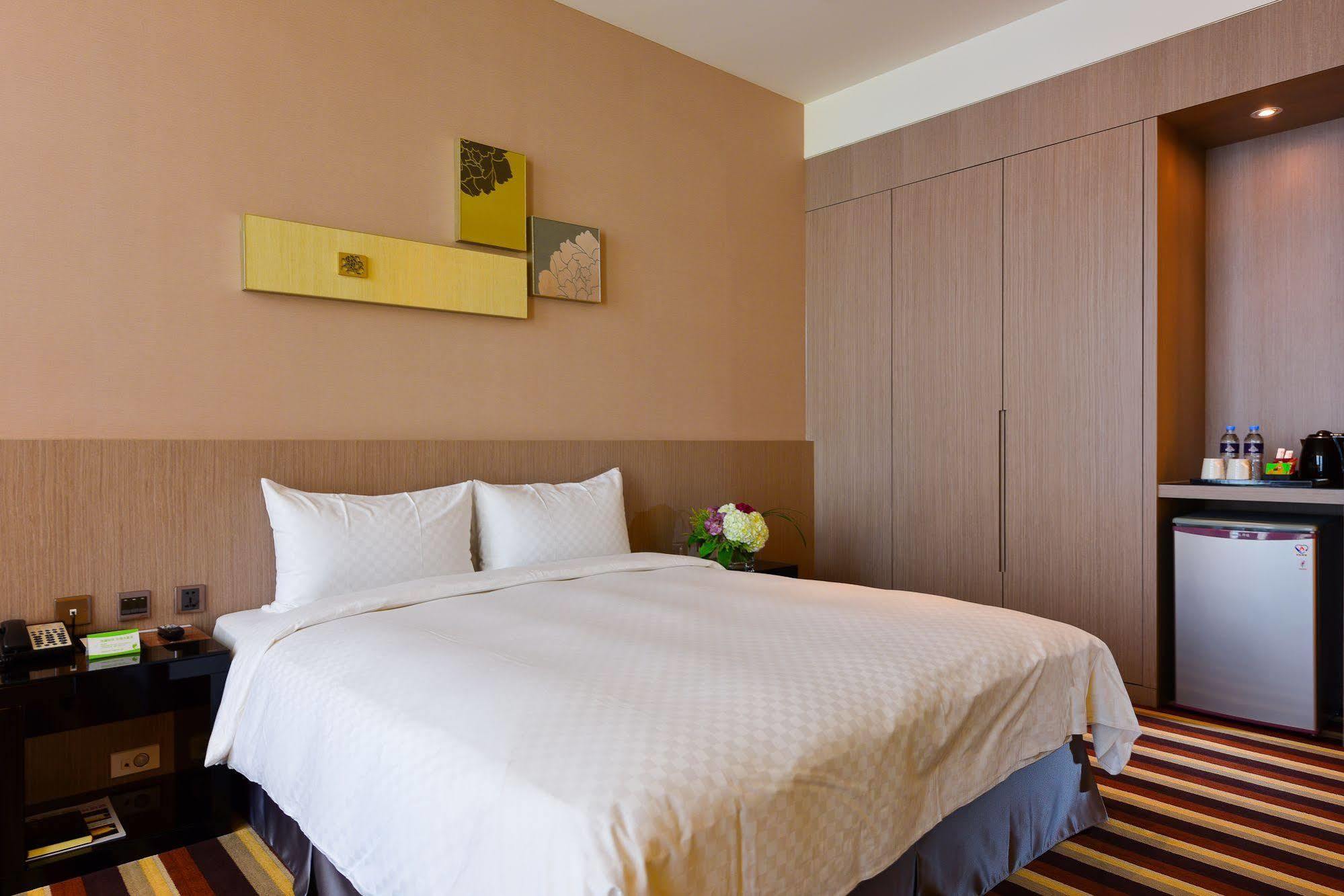 Grand Royal Hotel Toufen Luaran gambar