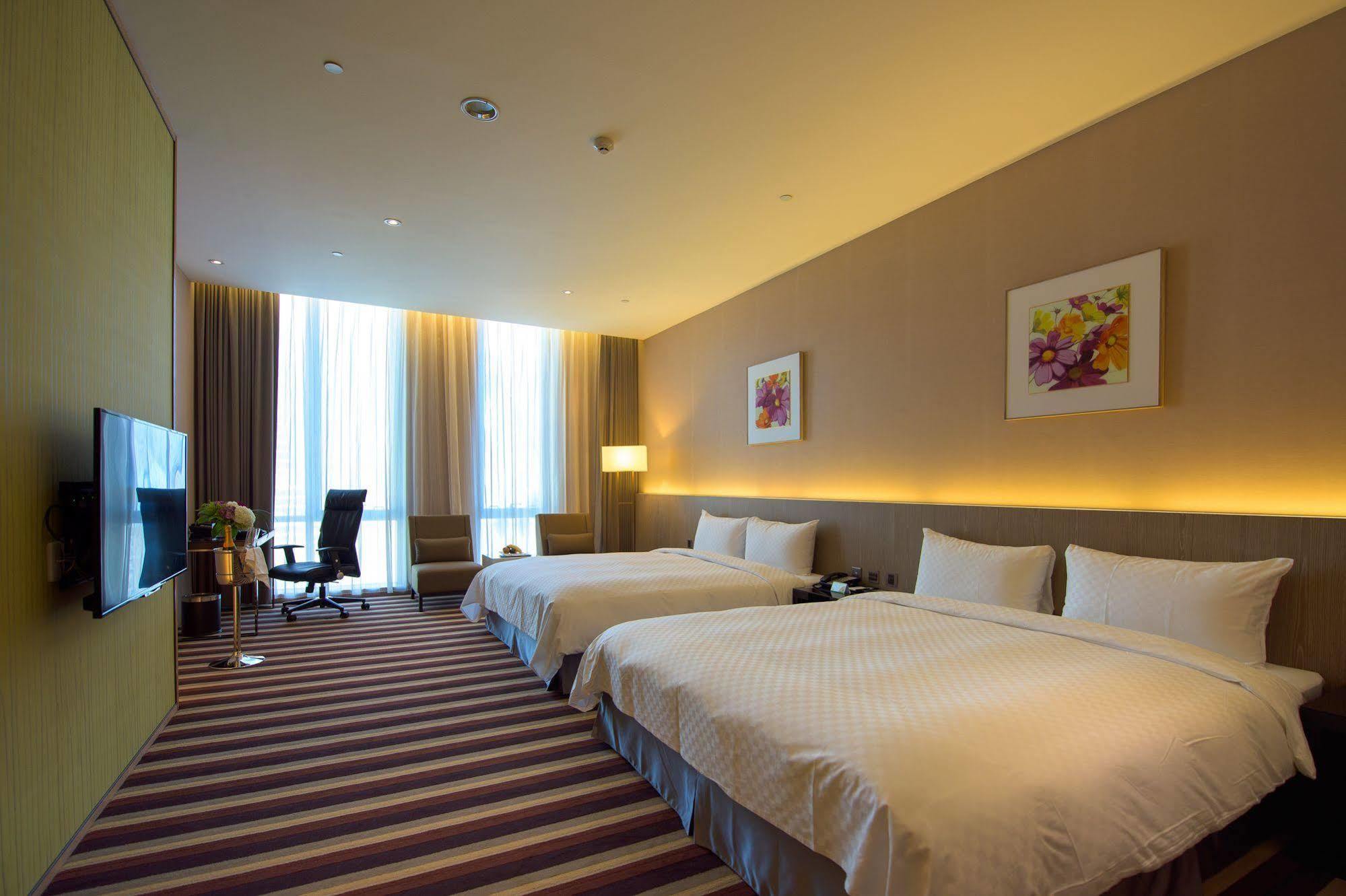 Grand Royal Hotel Toufen Luaran gambar